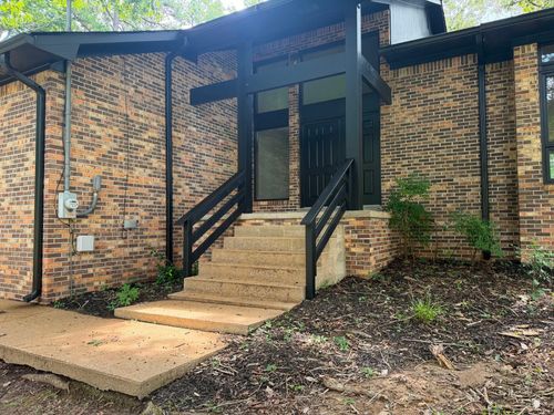 102 Parkwood Ln, Hohenwald, TN, 38462-1112 | Card Image