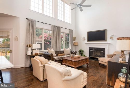 15136 Golf View Dr, HAYMARKET, VA, 20169-3148 | Card Image