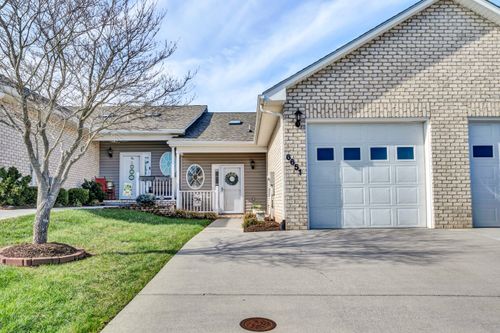 6651 Stonelyn Cottage Ct, Roanoke, VA, 24019-4050 | Card Image