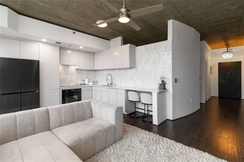 unit-815-3324 Peachtree Rd Ne, Atlanta, GA, 30326-1474 | Card Image