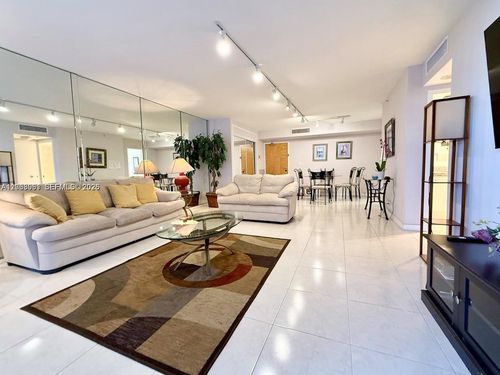 512-9195 Collins Ave, Surfside, FL, 33154-3155 | Card Image