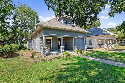 518 E Mulvane St, Mulvane, KS, 67110-1625 | Card Image