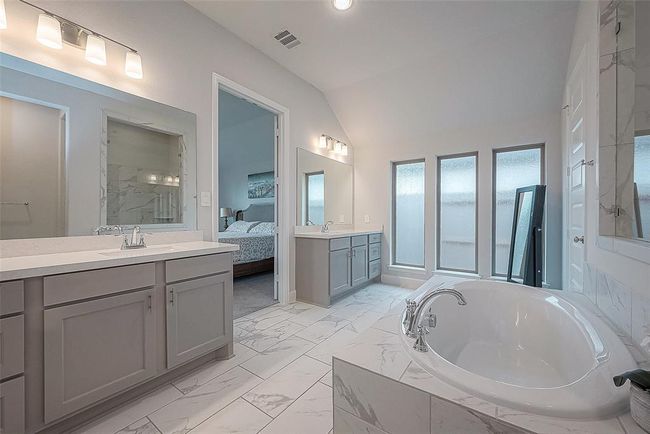 29042 Hauter Way, House other with 4 bedrooms, 4 bathrooms and 3 parking in Fulshear TX | Image 47