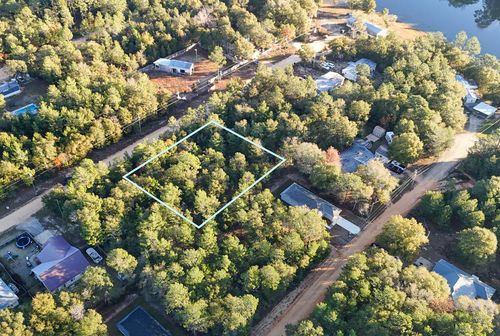 18 Shorey Dr, DeFuniak Springs, FL, 32433-6815 | Card Image