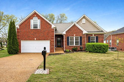 8128 Settlers Way, Nashville, TN, 37221-6517 | Card Image