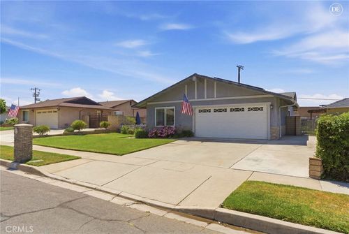 27803 Rainbow Ln, Highland, CA, 92346-2666 | Card Image