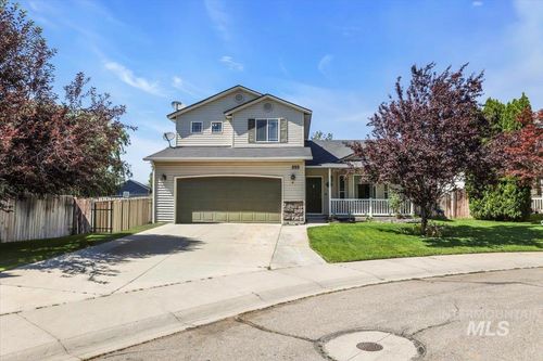 555 W Mulberry Loop, Nampa, ID, 83686-4940 | Card Image