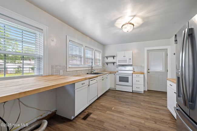 9137 Nc Highway 35, House other with 3 bedrooms, 2 bathrooms and 4 parking in Pendleton NC | Image 8