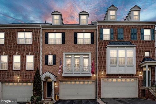 9776 Corbett Cir, MANASSAS PARK, VA, 20111-7006 | Card Image