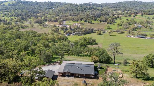 1560 Pinto Dr, Angels Camp, CA, 95222-9302 | Card Image