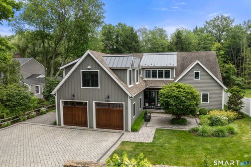 121 Osborne Hill Rd, Fairfield, CT, 06824-4550 | Card Image