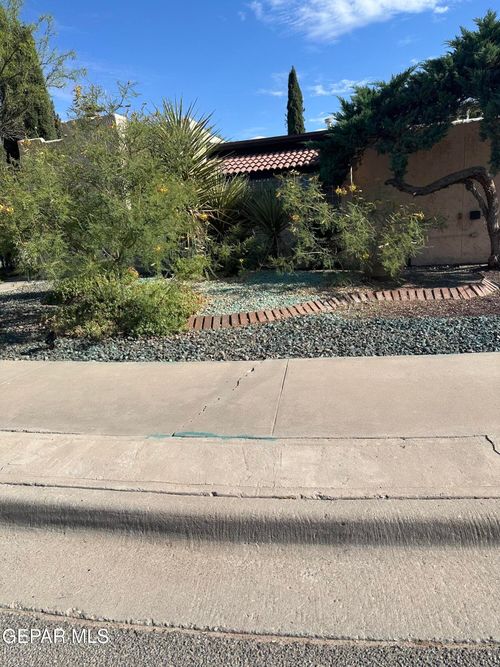 368 La Mirada Cir, El Paso, TX, 79932-2034 | Card Image