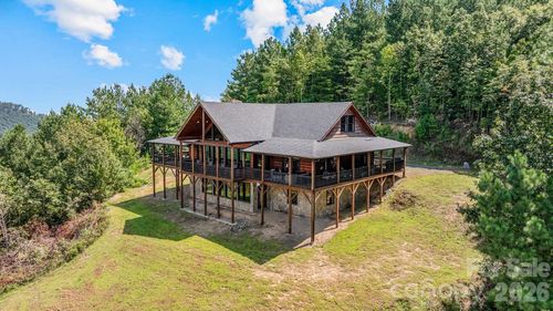 84 Mountain Top Dr, Marion, NC, 28752-2883 | Card Image