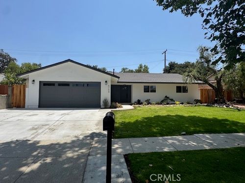 5704 Katherine St, Simi Valley, CA, 93063-4551 | Card Image