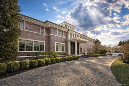 865 Barberry Lane, Hempstead, NY, 11598 | Card Image