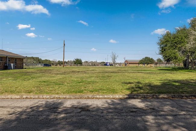 727 Partridge Ln, House other with 3 bedrooms, 3 bathrooms and 2 parking in Eagle Lake TX | Image 6