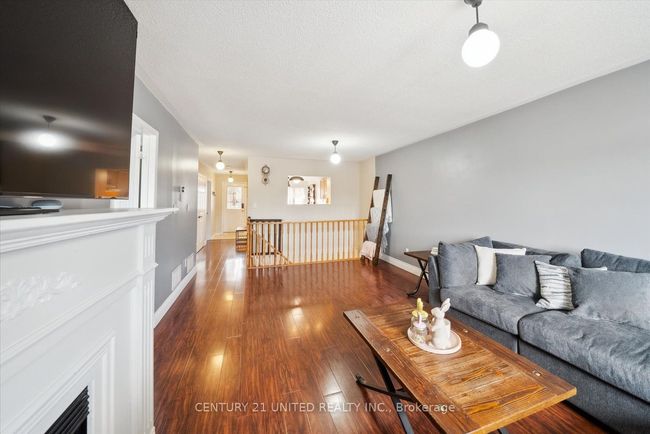 1343 Eagle Cres, House attached with 3 bedrooms, 2 bathrooms and 2 parking in Peterborough ON | Image 11