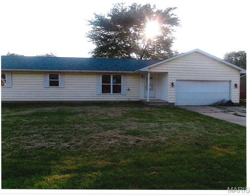 505 Schroeder Dr, Salem, IL, 62881-3935 | Card Image