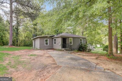 3618 Barrow Place Sw, House other with 3 bedrooms, 2 bathrooms and null parking in Atlanta GA | Image 2