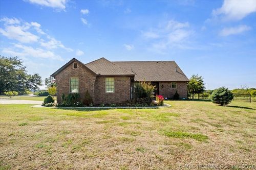 804 W Main St, Beggs, OK, 74421-3203 | Card Image
