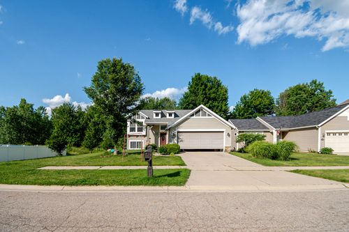 2574 Winterberry St, Holt, MI, 48842-7735 | Card Image