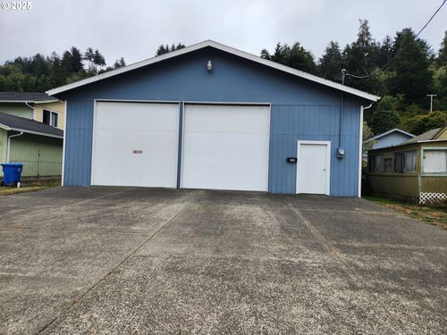268 Winchester Ave, Reedsport, OR, 97467-1457 | Card Image