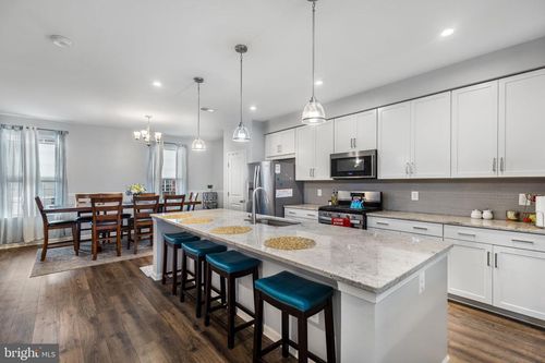 1592 Dorothy Ln, WOODBRIDGE, VA, 22191-3479 | Card Image