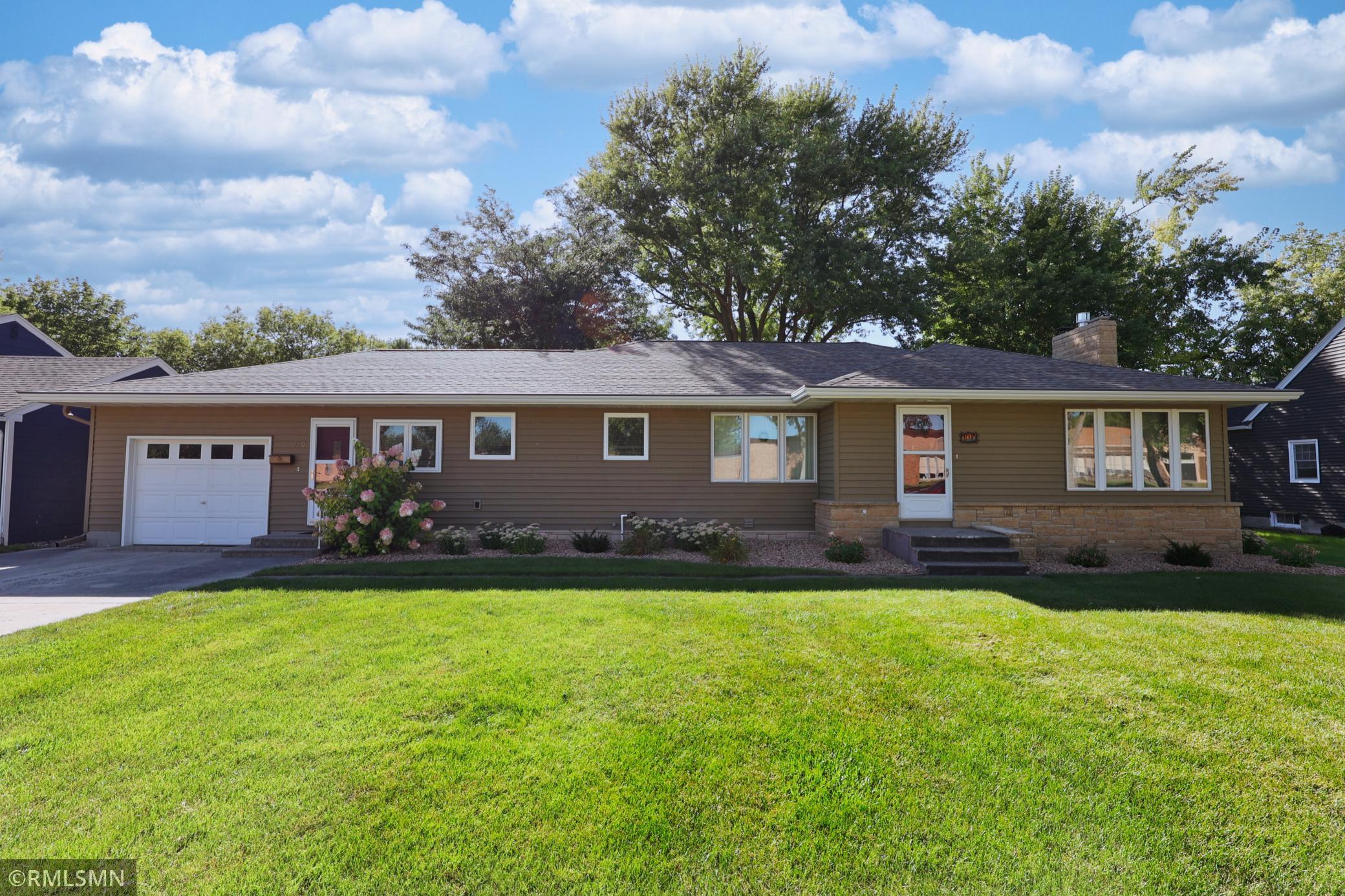 9th St, Olivia, MN 56277