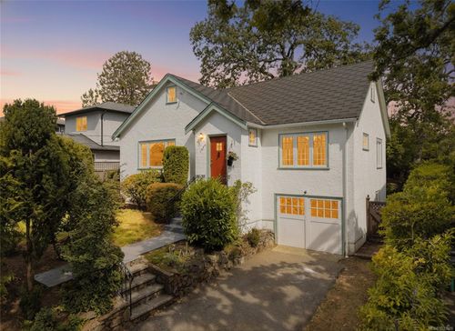 1670 Kisber Ave, Victoria, BC, V8P2W6 | Card Image