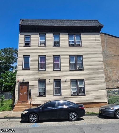 21 Governor St, Paterson, NJ, 07501-1088 | Card Image