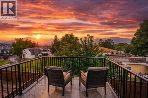 105-522 Edmonton Ave, Penticton, BC, V2A2H2 | Card Image