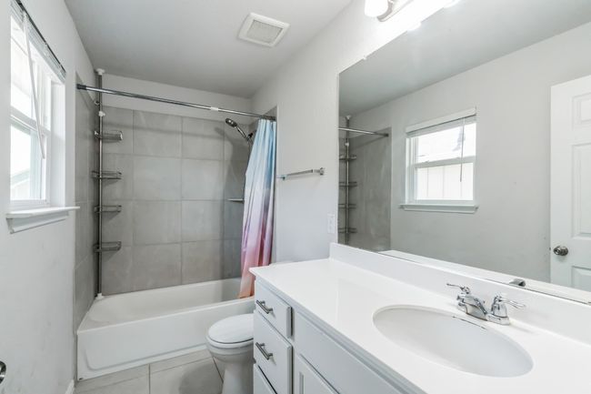 12003 Corsicana Trl, Condo with 4 bedrooms, 4 bathrooms and 4 parking in Manor TX | Image 12