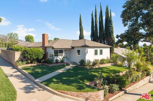 3056 N Buena Vista St, Burbank, CA, 91505 | Card Image