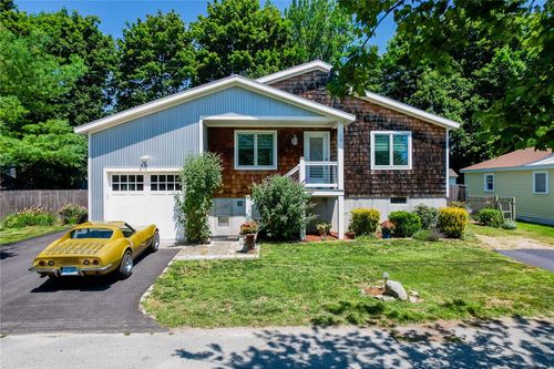 14 Mitchell Ave, South Kingstown, RI, 02879-7211 | Card Image