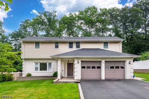 10 Vincent Pl, Verona, NJ, 07044-3022 | Card Image