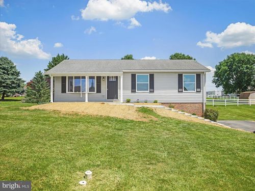 13756 Donovan Dr, GREENCASTLE, PA, 17225-8620 | Card Image