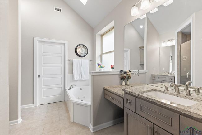 2502 Oasis Dr, House other with 4 bedrooms, 3 bathrooms and null parking in Longview TX | Image 33