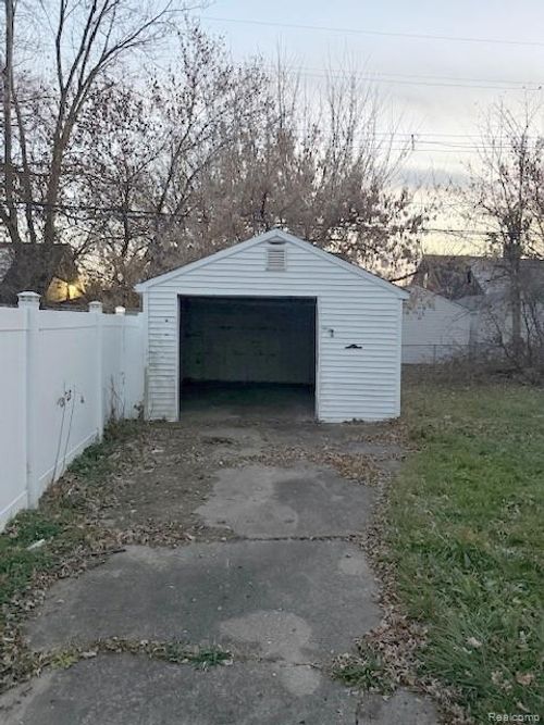 20300 Mccormick St, Detroit, MI, 48224-4119 | Card Image