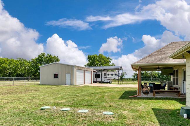 220 Hidden Meadow Trl, House other with 3 bedrooms, 2 bathrooms and null parking in Leonard TX | Image 25