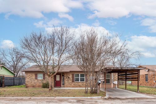 105 State St, Brady, TX, 76825-3303 | Card Image