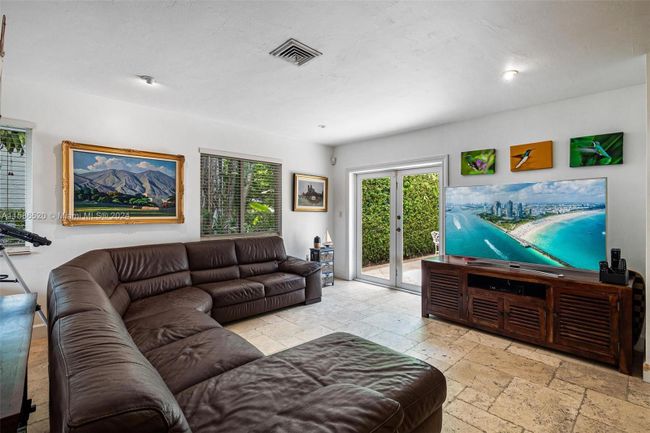328 Alesio Ave, House other with 3 bedrooms, 2 bathrooms and null parking in Coral Gables FL | Image 6