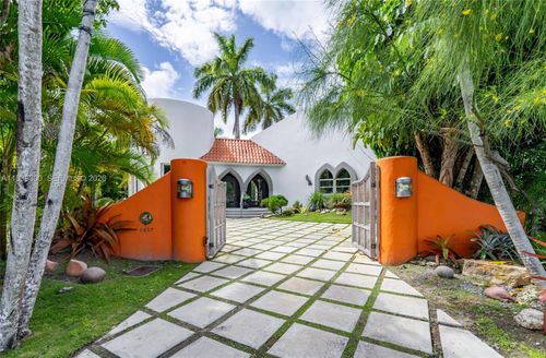6867 Sw 62nd Ter, South Miami, FL, 33143-1928 | Card Image