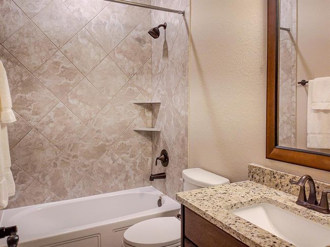 Upstairs full bath | Image 22