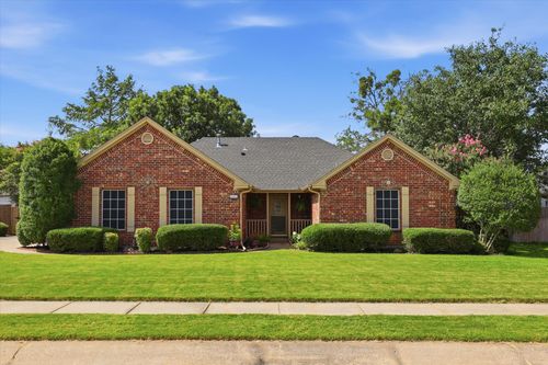 605 Maple Dr, Pilot Point, TX, 76258-2745 | Card Image