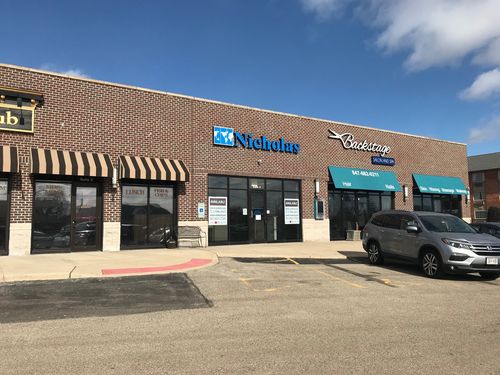 5572 Grand Ave, Gurnee, IL, 60031-4905 | Card Image