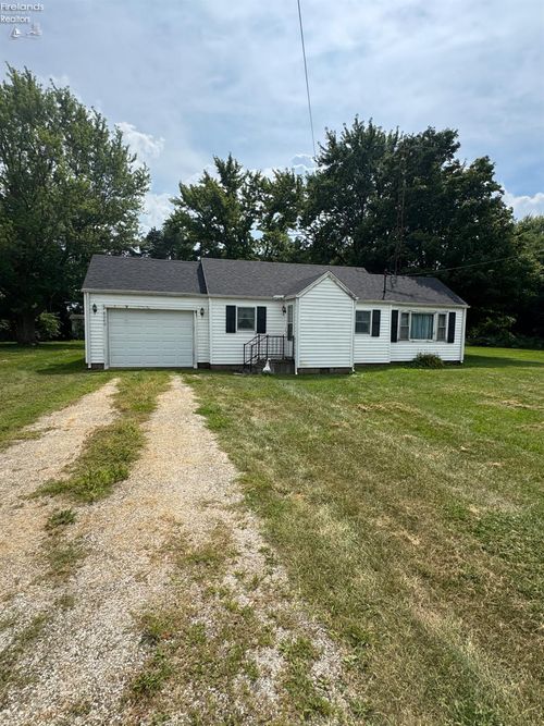 8040 W Stump Rd, Oak Harbor, OH, 43449-9635 | Card Image
