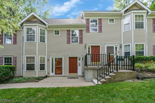 208 Cypress Ln, East Brunswick, NJ, 08816-5248 | Card Image