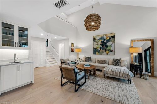 g5-569 Park Shore Dr, NAPLES, FL, 34103-3558 | Card Image