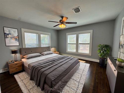 4-1011 E 6th 1/2 St, Houston, TX, 77009-7339 | Card Image