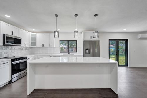 4879 Nw 2nd Ct, Plantation, FL, 33317-2011 | Card Image